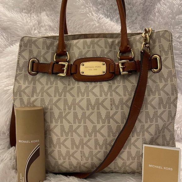 MICHAEL KORS HAMILTON LOGO TOTE VANILLA - Picture 3 of 8
